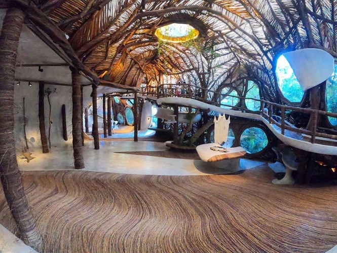 Resort ma mị với hình nhân gỗ khổng lồ tại thị trấn cổ ở Mexico - ảnh 7