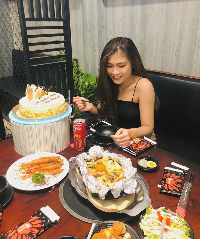 5 quán hải sản tươi ngon ở TP.HCM cho hội bạn thân tụ tập - ảnh 2