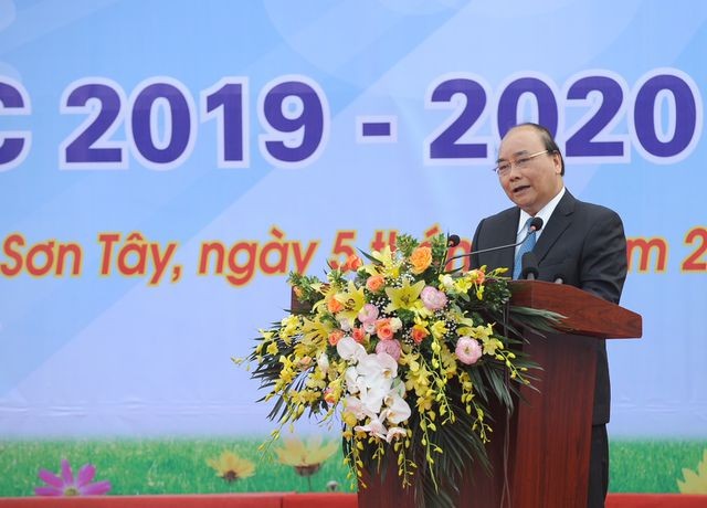 Thủ tướng Nguyễn Xuân Phúc: Dạy chữ đã quan trọng, dạy đức càng quan trọng hơn - ảnh 2