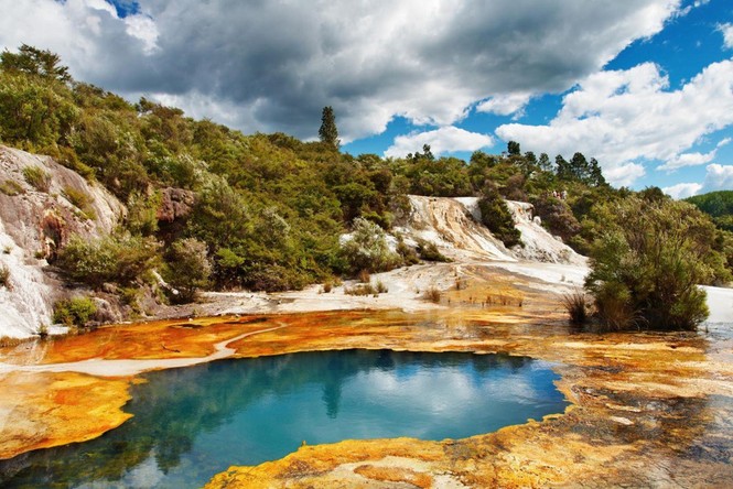 Vẻ đẹp của thành phố quanh năm ngập mùi trứng thối ở New Zealand - ảnh 2