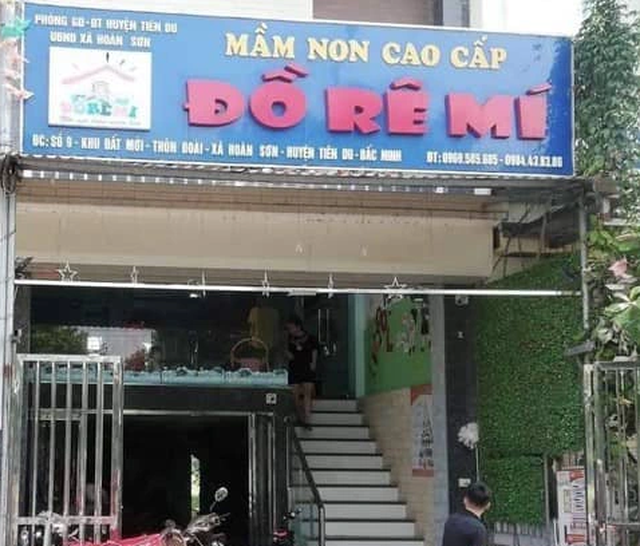 Vụ bé 3 tuổi nghi bị bỏ quên trên xe đưa đón: Tạm đình chỉ cơ sở giáo dục - ảnh 1