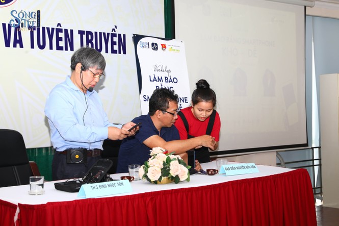 Đạo diễn Nguyễn Đức Hòa đặt câu hỏi với sinh viên Báo chí “Làm báo bằng smartphone, khó hay dễ?” - ảnh 4