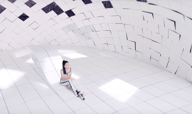 Thật thú vị khi JYP tích cực “đẩy thuyền” cho TWICE trong MV mới “Feel Special” - ảnh 2