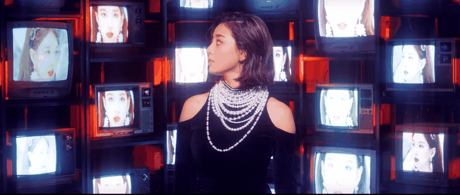 Thật thú vị khi JYP tích cực “đẩy thuyền” cho TWICE trong MV mới “Feel Special” - ảnh 12