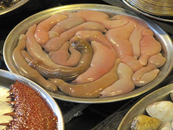 Cua tươi sống, bạch tuộc giãy giụa và những món dị nhất Hàn Quốc - ảnh 6
