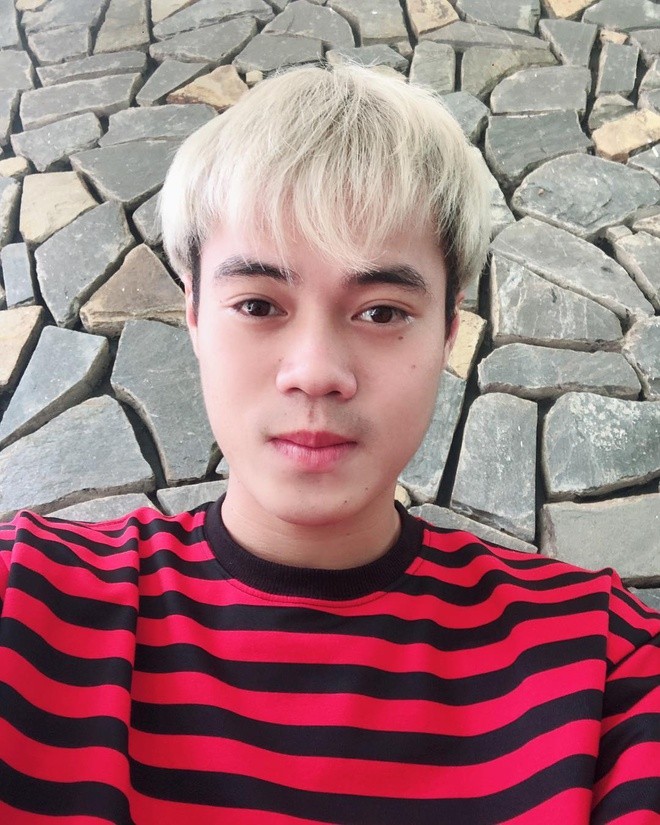 Nhọ như Văn Toàn: Lâu lâu mới đăng hình