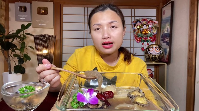 Quỳnh Trần JP nhận