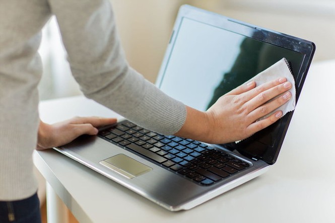 Hướng dẫn vệ sinh điện thoại và máy tính đúng cách để phòng tránh virus corona - ảnh 3