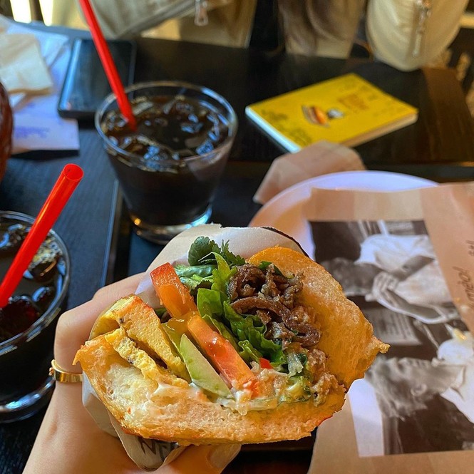 Những tiệm bánh mì Việt Nam nổi tiếng và được khắp thế giới yêu thích - ảnh 6