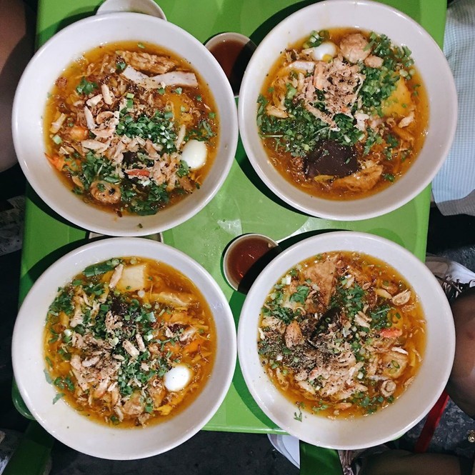Bánh canh cua ăn nguyên nồi ở TP.HCM - ảnh 8