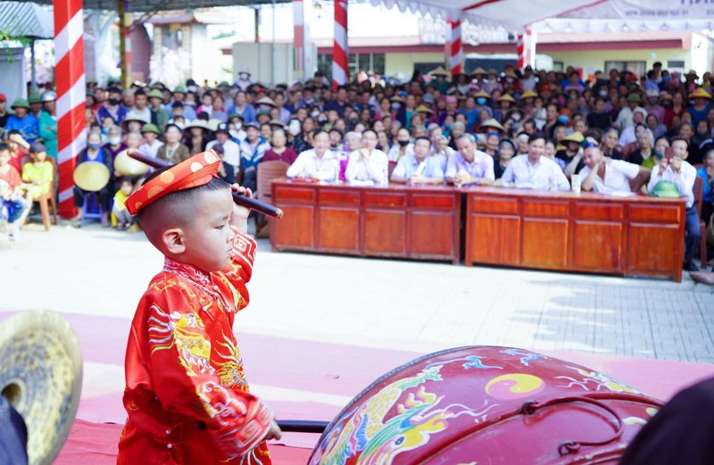 Độc đáo hội thi đánh trống tế tại đền chùa Gám ảnh 10