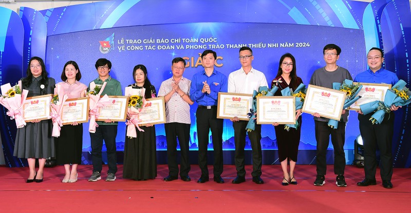 Trao giải báo chí Trung ương Đoàn năm 2024 ảnh 10