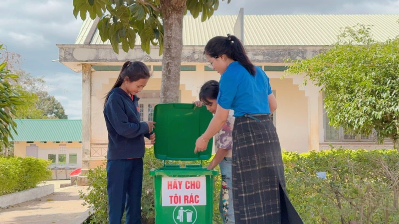 Độc đáo thủy cung từ rác thải nhựa  ảnh 4