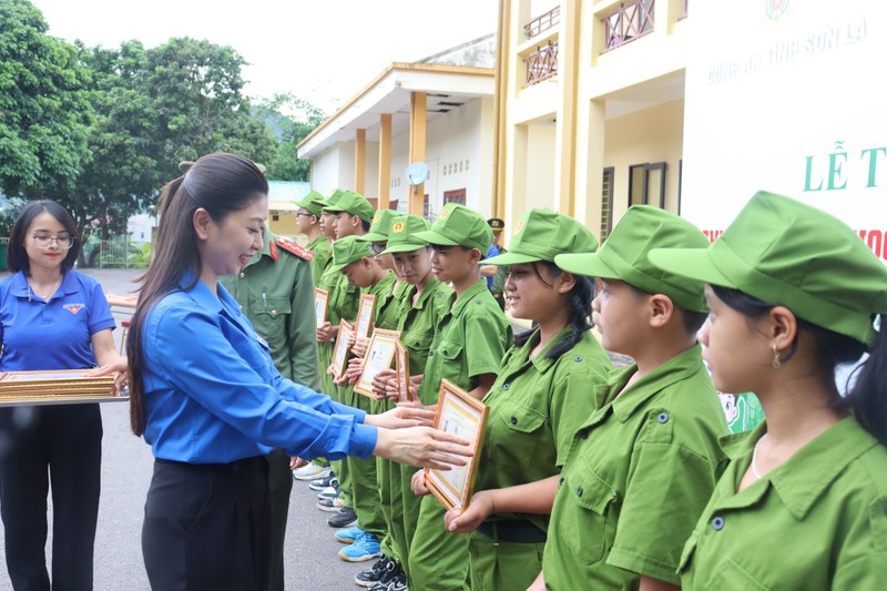 Thiếu nhi Sơn La học làm chiến sĩ công an ảnh 5