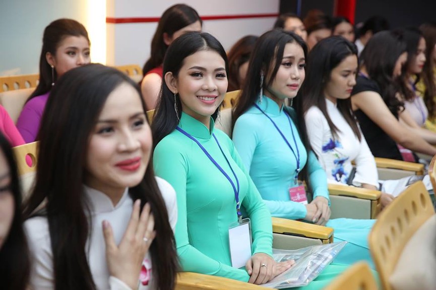 Hé lộ hậu trường sơ khảo phía Nam Hoa hậu Việt Nam 2018 - ảnh 1