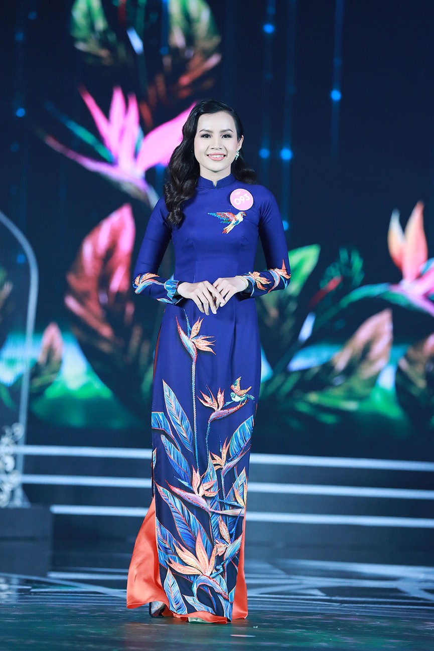 Mãn nhãn ngắm 30 thí sinh HH với áo dài rực rỡ tại Chung khảo phía Nam - ảnh 16