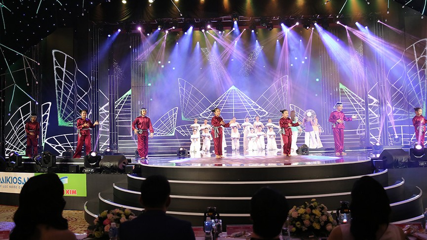 Chung khảo phía Nam Hoa hậu Việt Nam 2018: Mở màn đậm chất Nam Bộ - ảnh 3