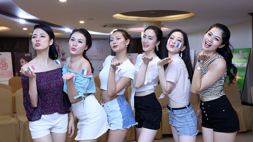 Thí sinh HHVN trắng đêm cổ vũ Chung kết World Cup - ảnh 6