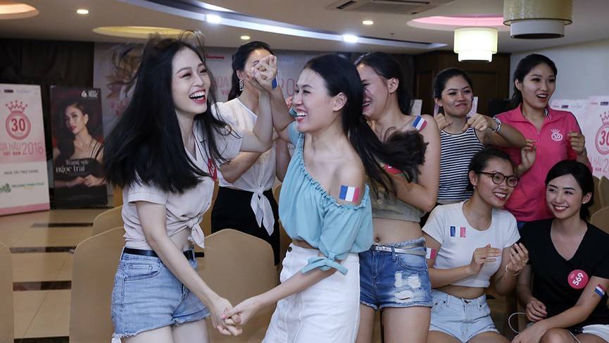 Thí sinh HHVN trắng đêm cổ vũ Chung kết World Cup - ảnh 10