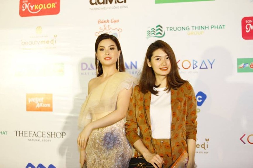 Dàn sao Việt đổ bộ thảm đỏ Chung khảo phía Bắc Hoa hậu Việt Nam 2018 - ảnh 7