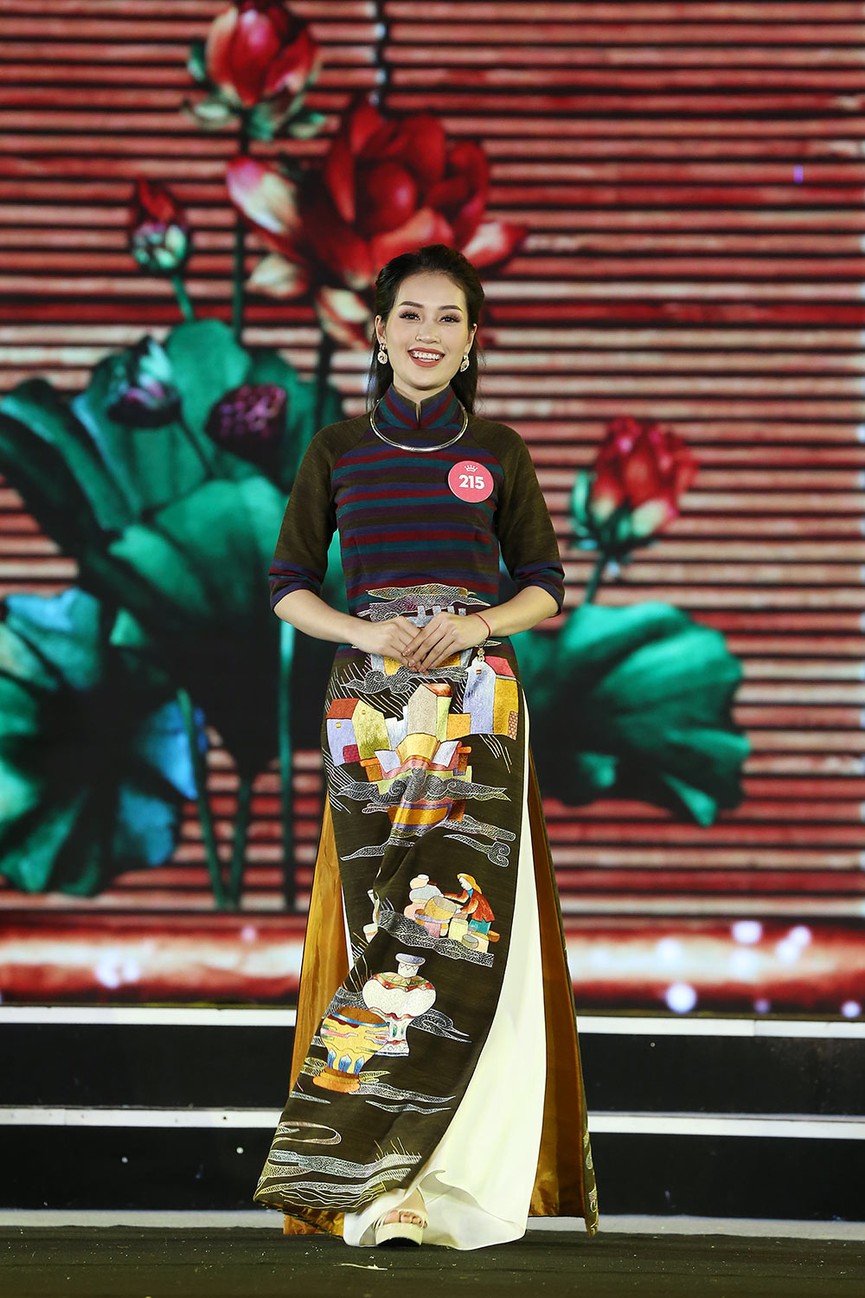 38 thí sinh Chung khảo phía Bắc HHVN khoe sắc trong trang phục áo dài - ảnh 28