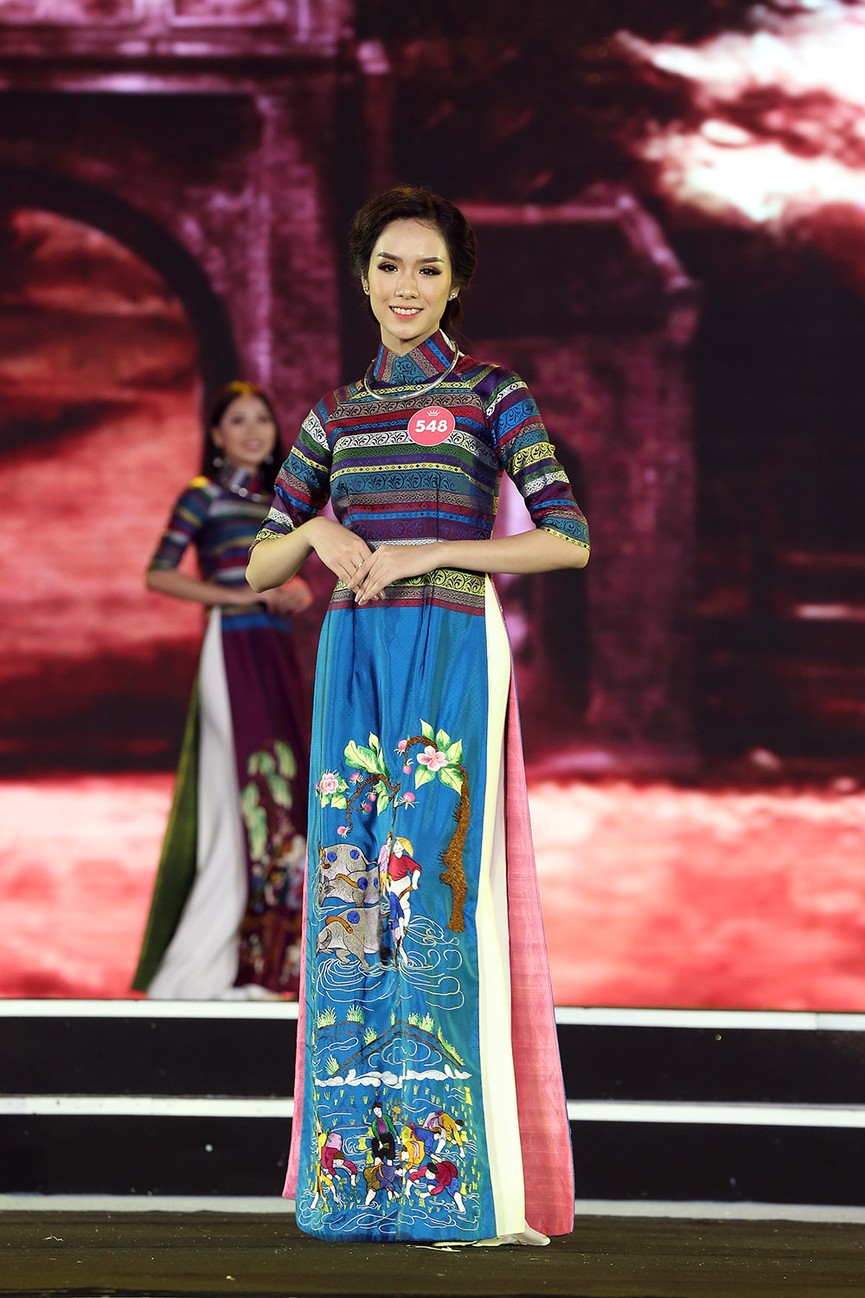 38 thí sinh Chung khảo phía Bắc HHVN khoe sắc trong trang phục áo dài - ảnh 30