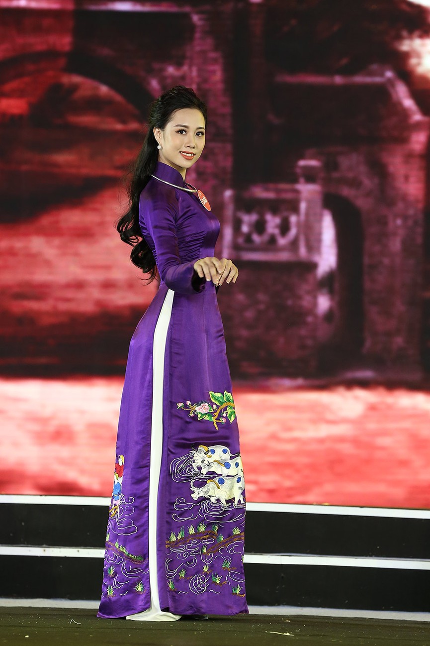 38 thí sinh Chung khảo phía Bắc HHVN khoe sắc trong trang phục áo dài - ảnh 36