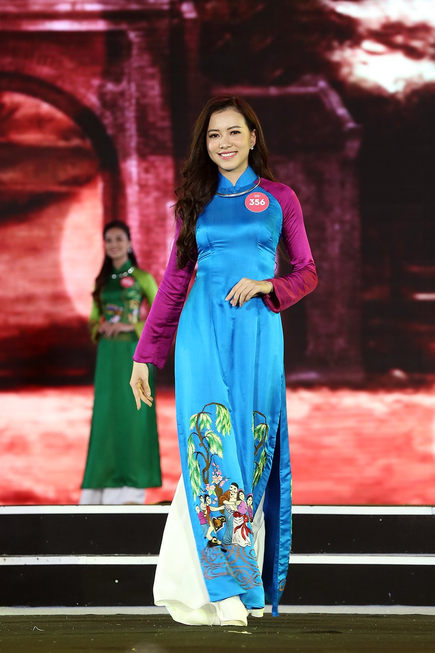38 thí sinh Chung khảo phía Bắc HHVN khoe sắc trong trang phục áo dài - ảnh 1