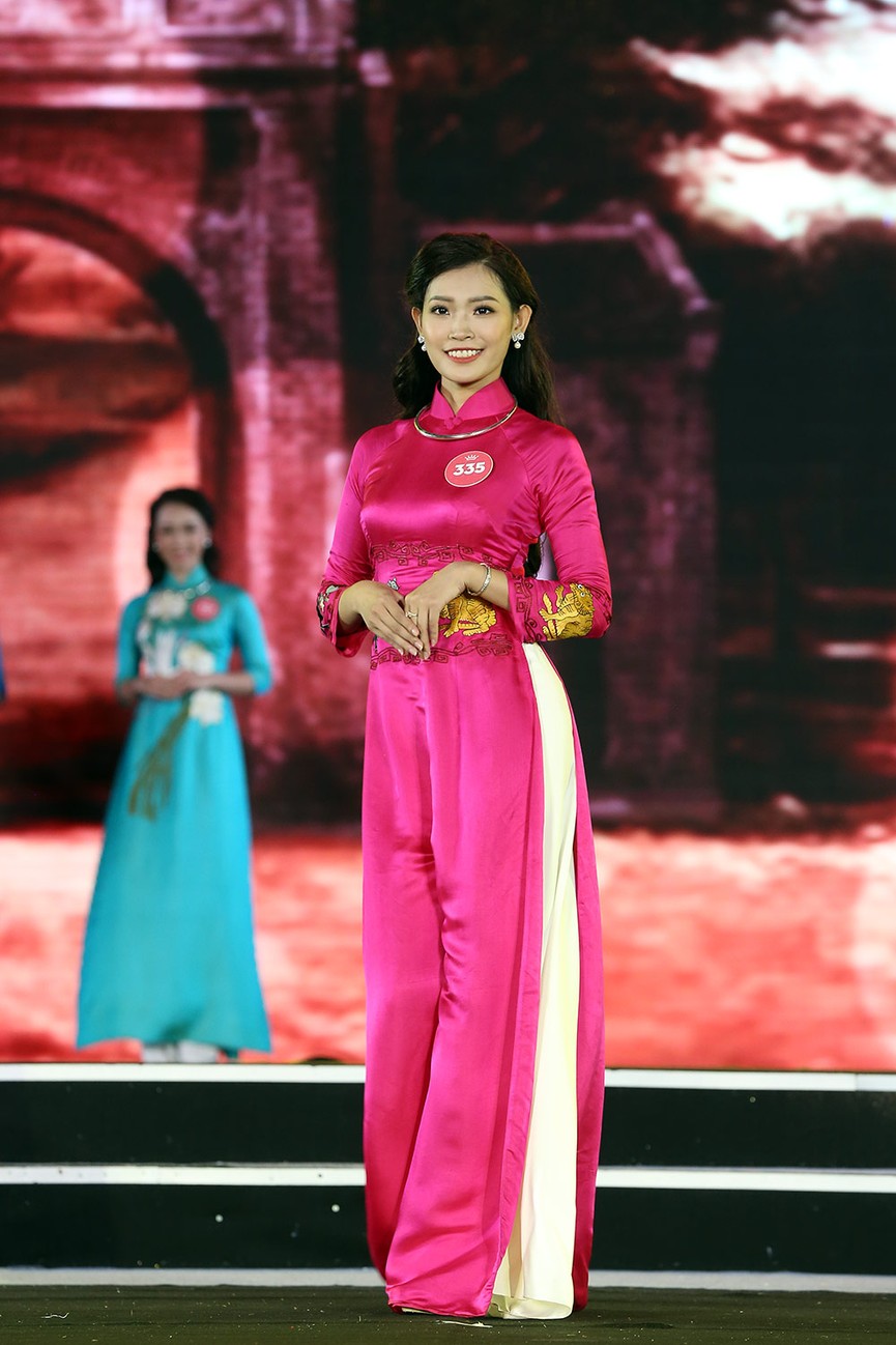 38 thí sinh Chung khảo phía Bắc HHVN khoe sắc trong trang phục áo dài - ảnh 6