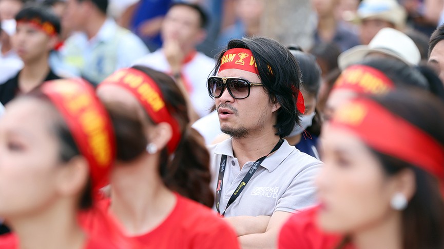 Thí sinh HHVN dừng tập để cổ vũ tuyển Olympic Việt Nam - ảnh 6