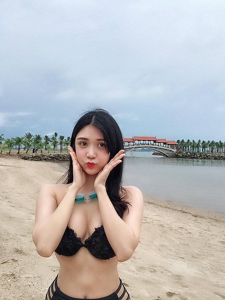 Thanh Bi lại tung ảnh bikini sexy 'đốt mắt' - ảnh 1