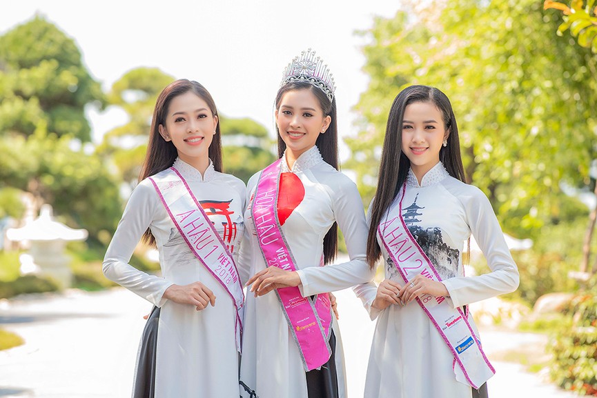 Top 3 HHVN 2018 đọ sắc với áo dài hoạ tiết Nhật Bản - ảnh 1