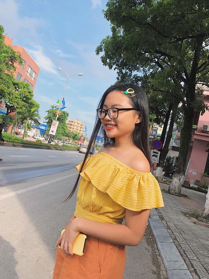 Phương Mỹ Chi khác lạ không nhận ra ở tuổi 15 - ảnh 1