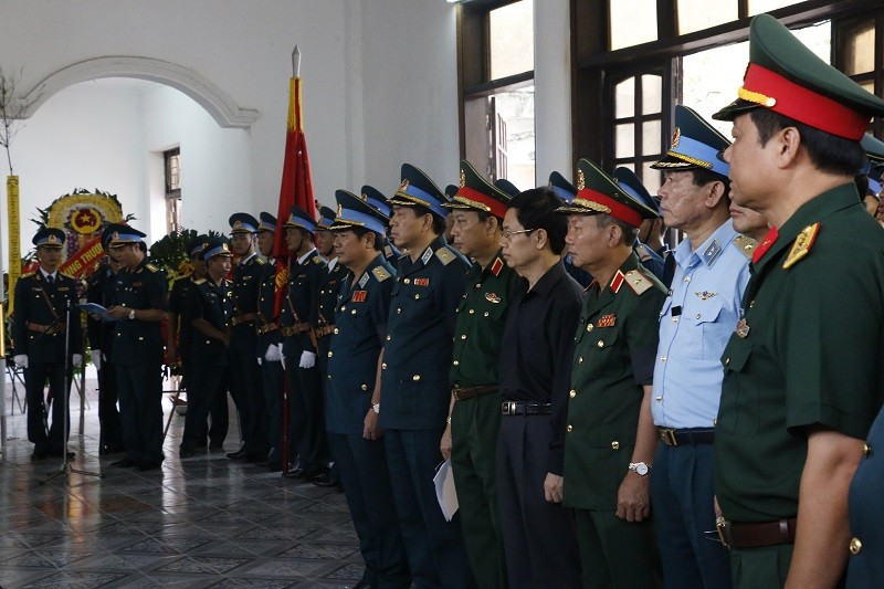 Lễ truy điệu hai phi công Su-22 về đất mẹ - ảnh 10
