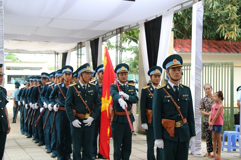 Lễ truy điệu hai phi công Su-22 về đất mẹ - ảnh 8