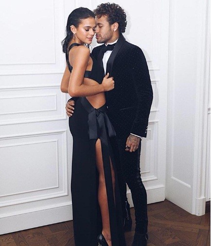 Bruna Marquezine cô bồ bốc lửa của tiền đạo Brazil Neymar - ảnh 2