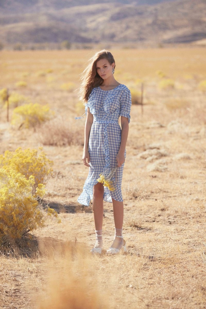 Thiên thần Josephine Skriver tung ảnh gợi tình khích lệ tuyển Đan Mạch - ảnh 20