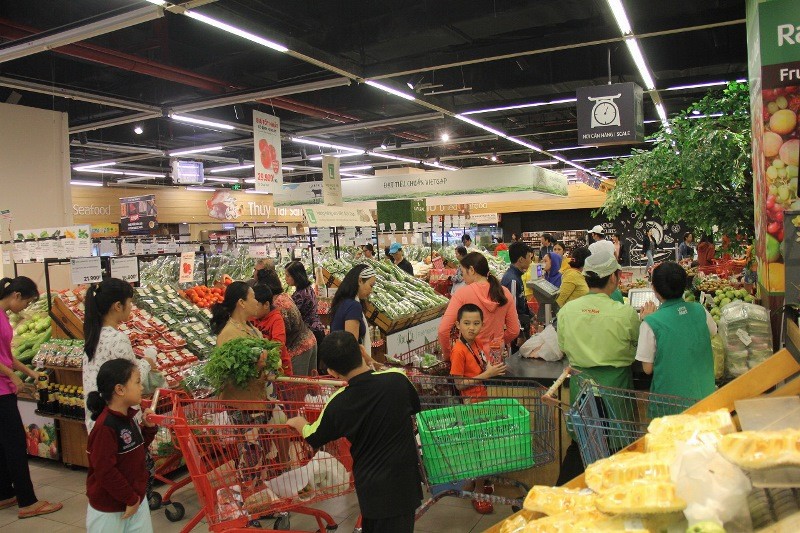 Giá thực phẩm, rau quả ở TPHCM 'nhảy vọt' sau bão số 9 - ảnh 10