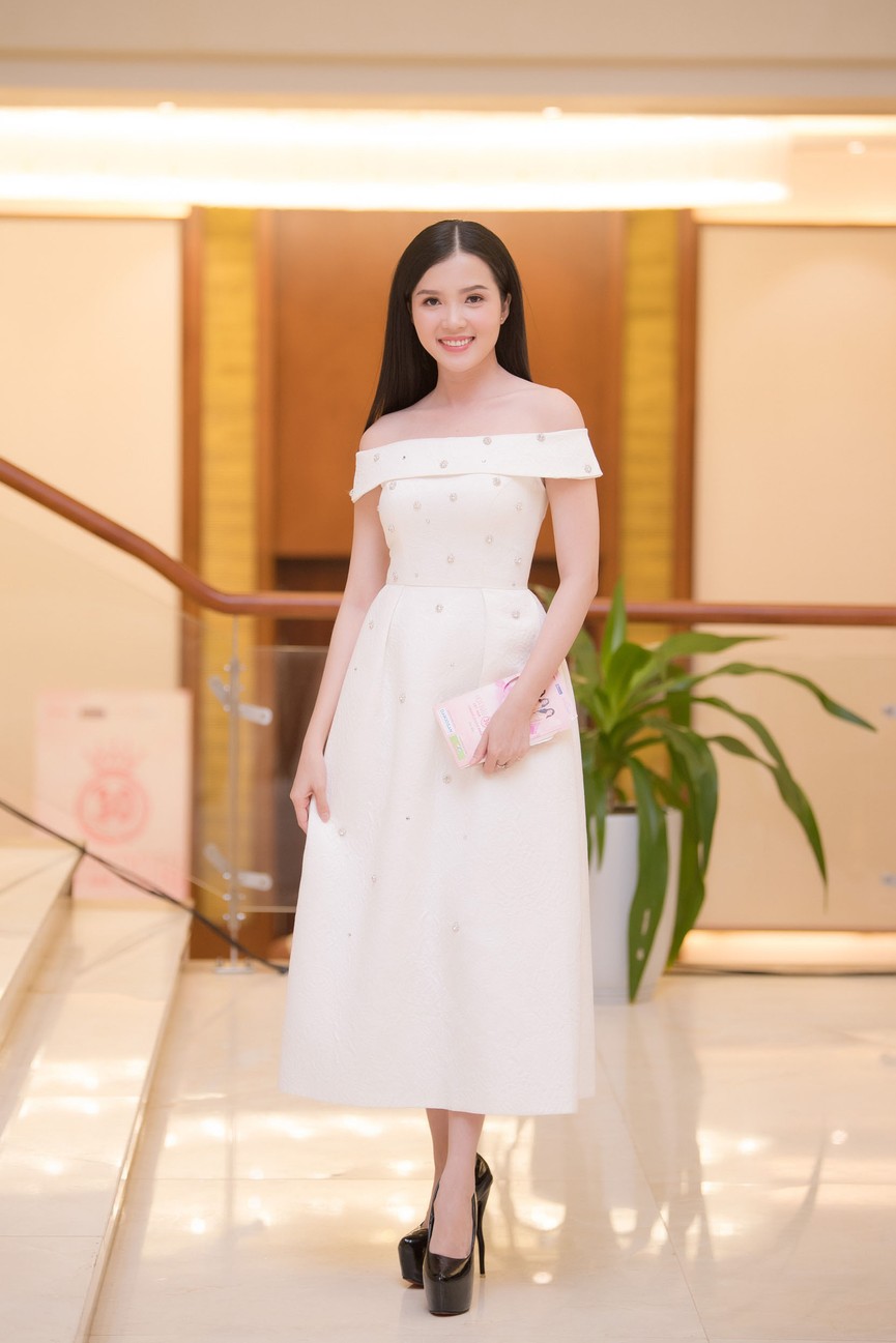 Dàn Hoa hậu, Á hậu lộng lẫy trên thảm đỏ Chung khảo HHVN phía Nam - ảnh 6