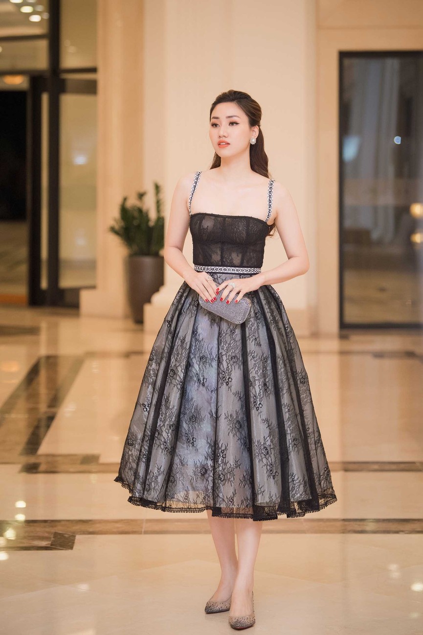 Hoa hậu Thu Thuỷ tái xuất, hội ngộ cùng dàn Hoa, Á hậu đình đám - ảnh 6