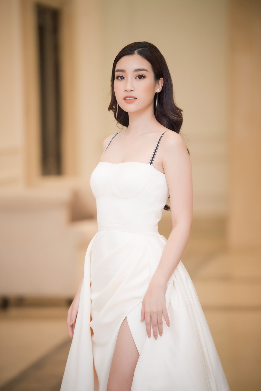 Hoa hậu Thu Thuỷ tái xuất, hội ngộ cùng dàn Hoa, Á hậu đình đám - ảnh 2