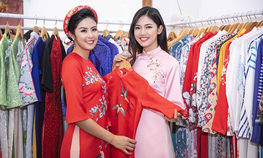 Dàn Hoa, Á hậu xúng xính áo dài chúc mừng Ngọc Hân lên chức bà chủ - ảnh 4