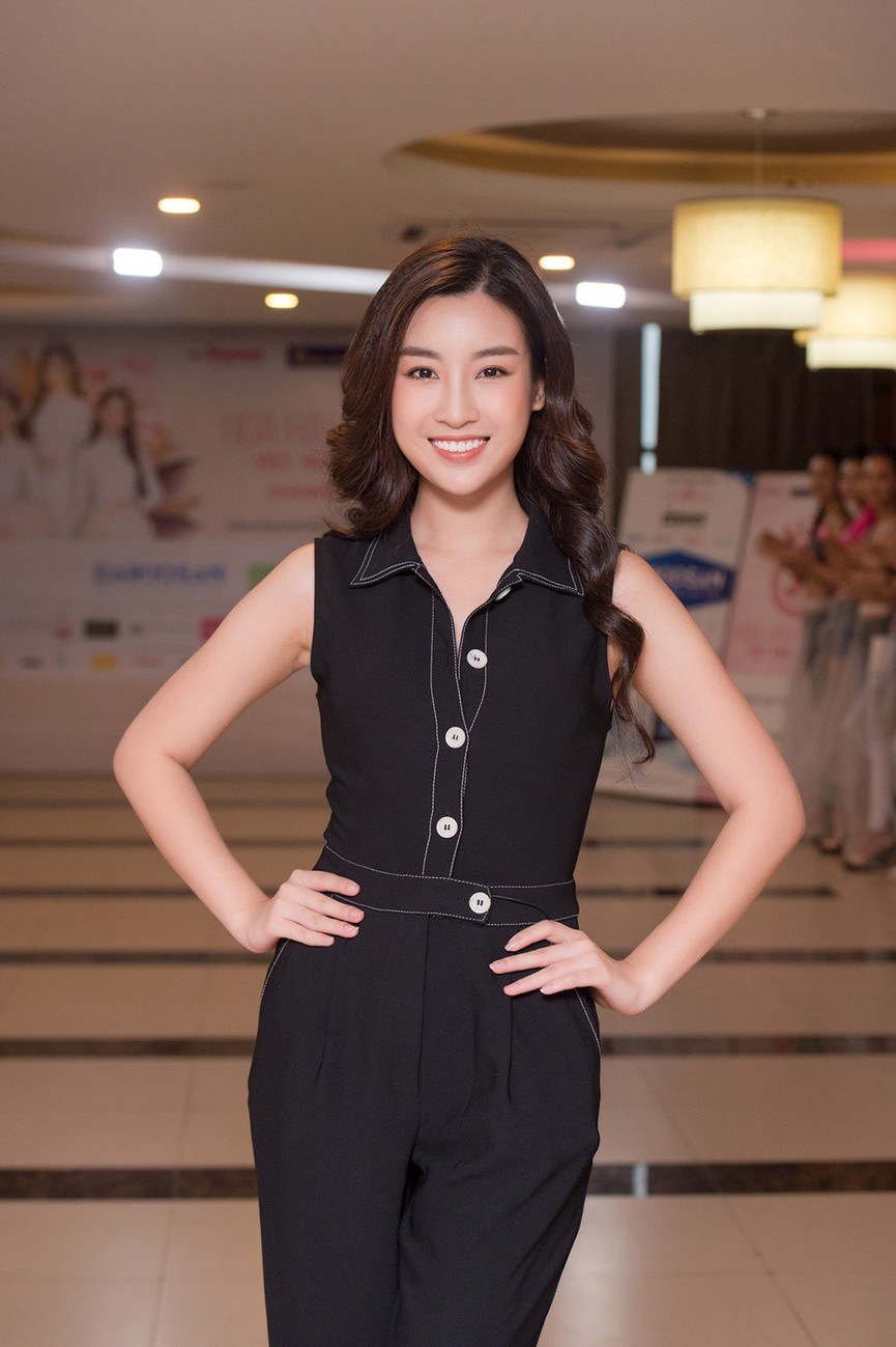 Hoa hậu Đỗ Mỹ Linh - Khi thần thái song hành cùng sự duyên dáng - ảnh 10