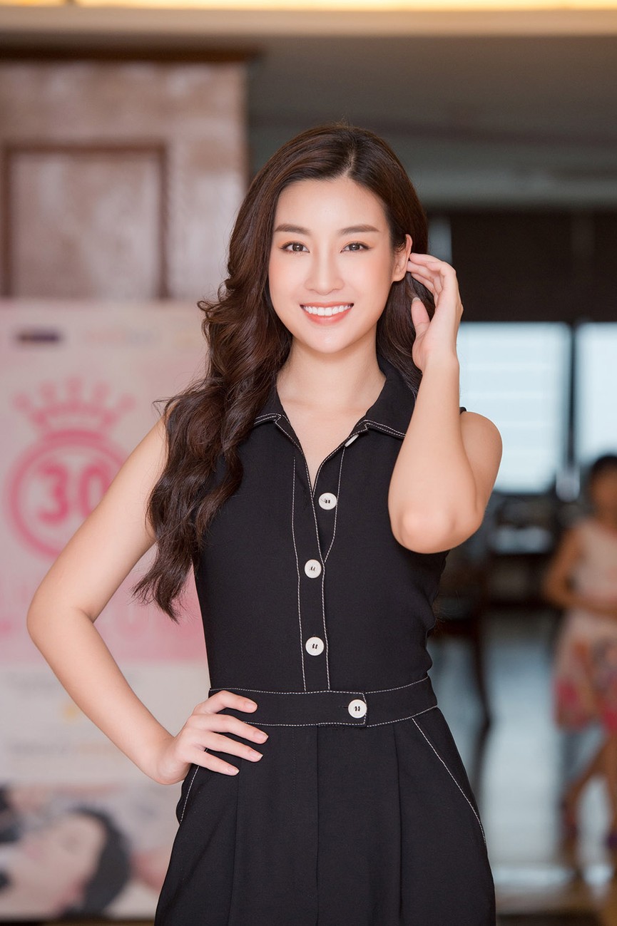 Hoa hậu Đỗ Mỹ Linh - Khi thần thái song hành cùng sự duyên dáng - ảnh 11