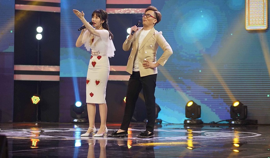 Diện đồ lộng lẫy nhưng Hari Won mang dép lê nhảy hit của T-ara - ảnh 9