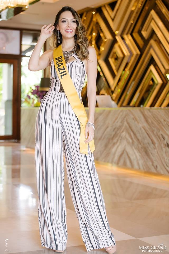 Phương Nga đầm lông vũ lộng lẫy dự phần thi phỏng vấn ở Miss Grand - ảnh 8