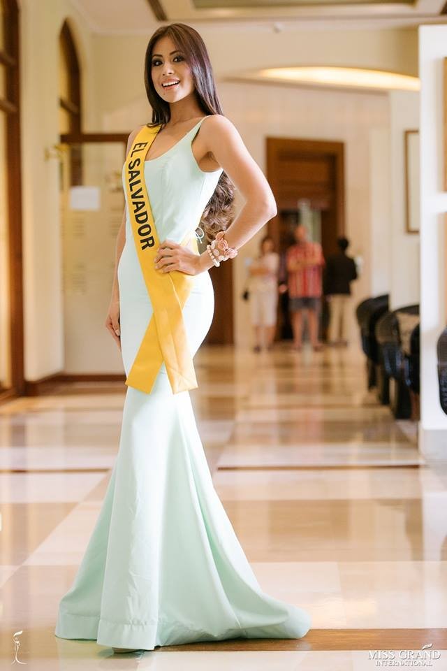 Phương Nga đầm lông vũ lộng lẫy dự phần thi phỏng vấn ở Miss Grand - ảnh 10