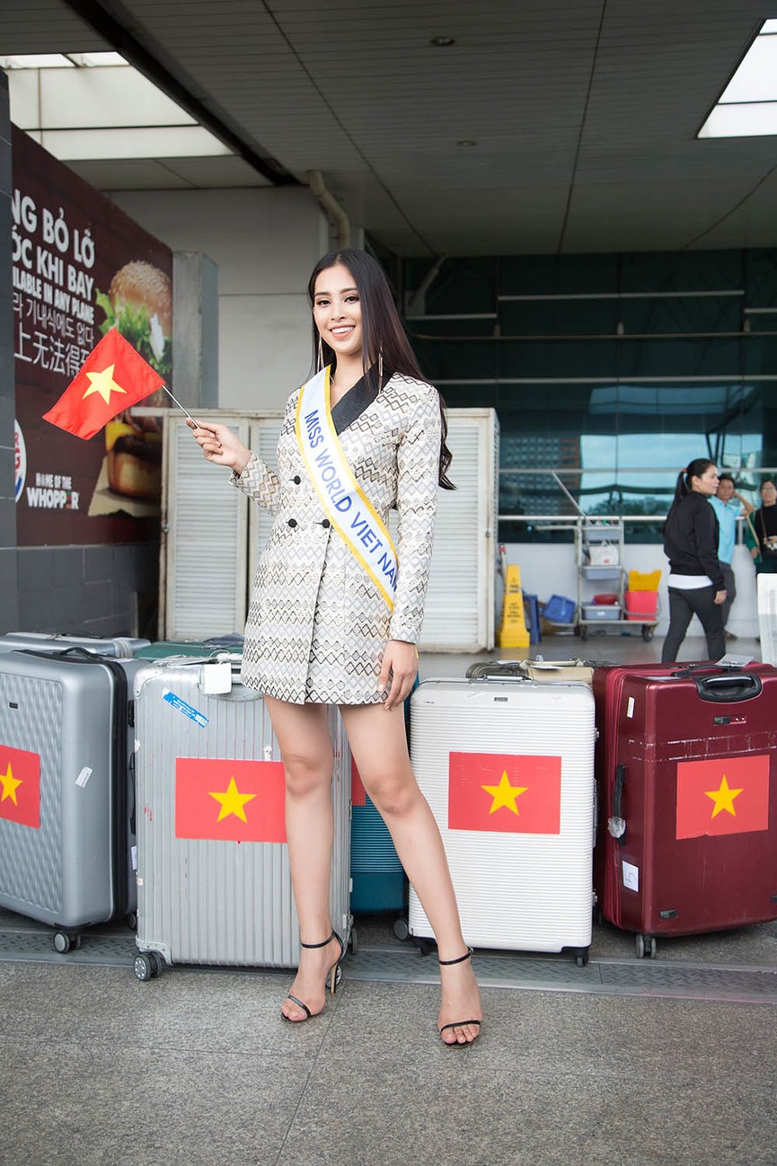 Lên đường thi Miss World, Tiểu Vy ghi điểm với gu thời trang quyến rũ - ảnh 5