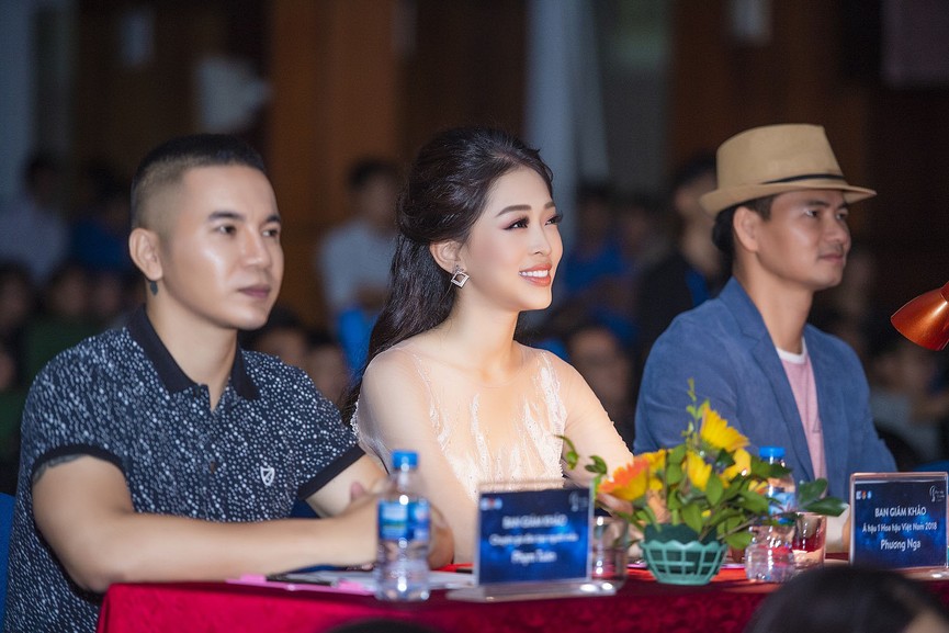 Á hậu Phương Nga khoe chân dài nõn nà với váy xuyên thấu - ảnh 8