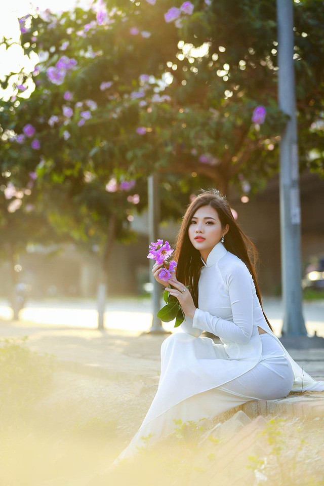 Thiếu nữ Hà thành đẹp dịu dàng bên hoa bằng lăng - ảnh 10